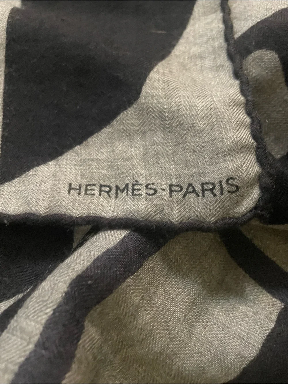 Hermes 2019 dark gray chine navy Imprimeur fou liquid puzzle Cashmere Shawl 140 - Picture 3 of 5